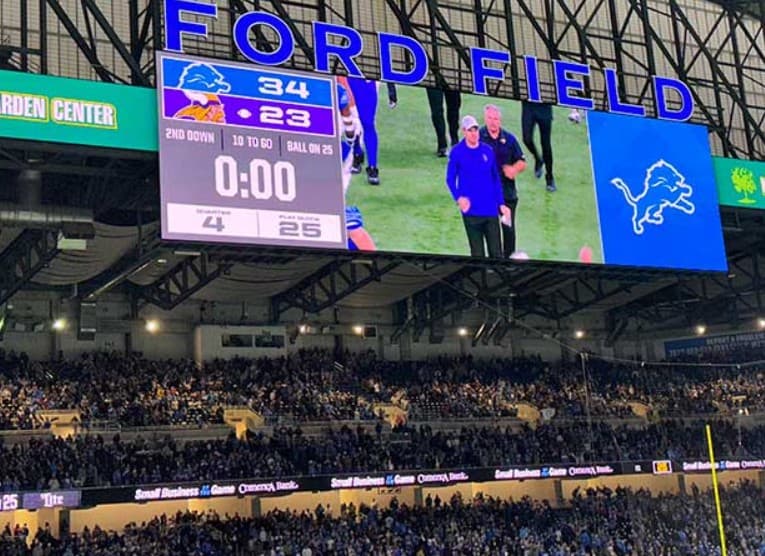 Stadium & Arena LED Walls: Hype Reels, Sponsors, and Wayfinding Stadium & Arena LED Walls: Hype Reels, Sponsors, and Wayfinding